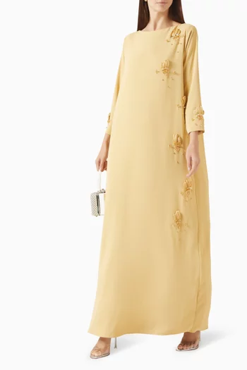 قفطان مزين بتطريزات كريب