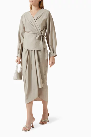 تنورة متوسطة الطول بكشكش