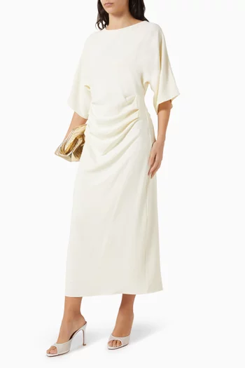 فستان طويل بكشكش على الخصر