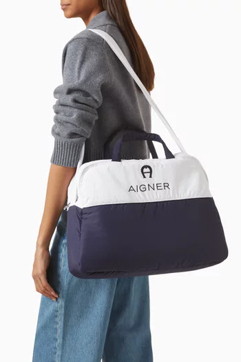 حقيبة مستلزمات أطفال بشعار الماركة