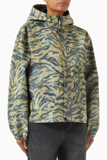 جاكيت ويندبريكر مقاوم للمياه مزين بطبعة جلد النمر نايلون