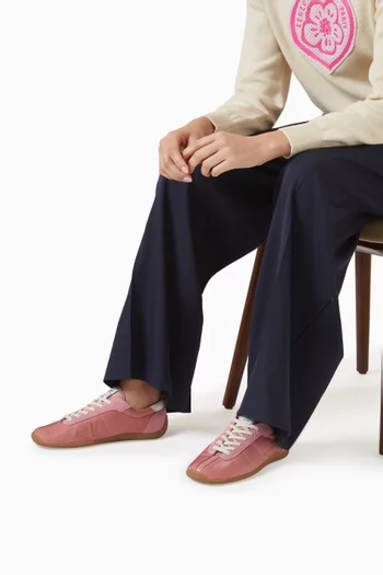 سنيكرز سترايكر أسفل الكاحل بتصميم مسطح