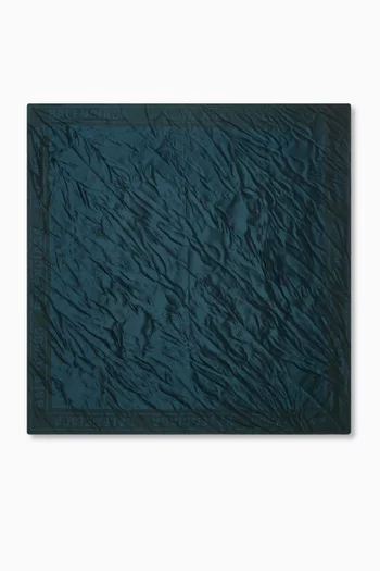 وشاح بشعار حرفي BB بملمس بارز حرير جاكار