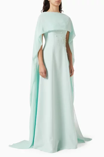 فستان بكاب وتطريزات يدوية