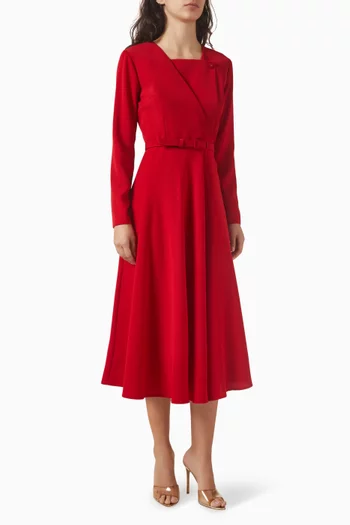 فستان متوسط الطول بحزام