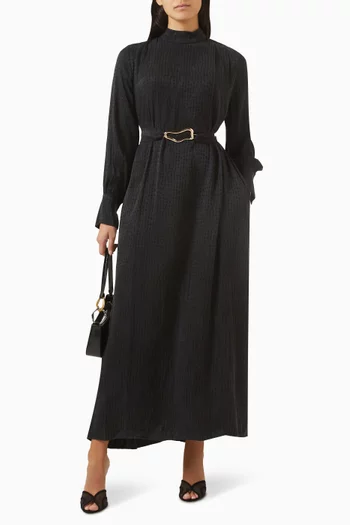 فستان طويل بحزام