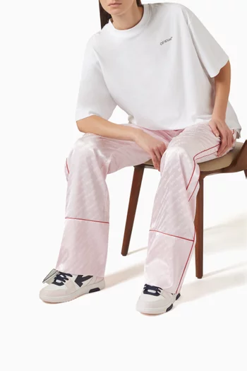 سنيكرز اوت اوف اوفيس بتصميم أسفل الكاحل جلد