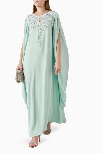 قفطان مزين بتطريزات شيفون