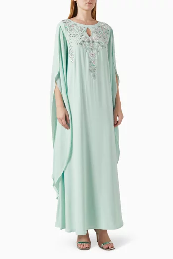 قفطان مزين بتطريزات شيفون