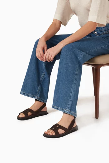 صندل مفتوح بشعار حرفي BB‏ شمواه