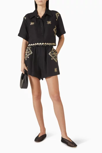 قميص قصير مزين بتطريزات