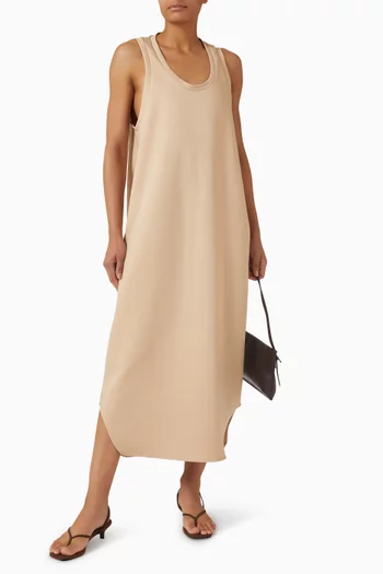 فستان بقصة فضفاضة بلا أكمام