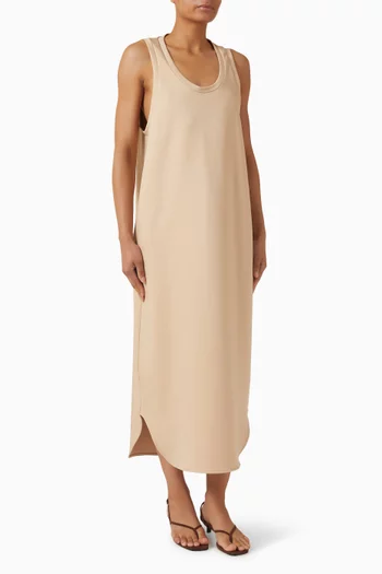 فستان بقصة فضفاضة بلا أكمام