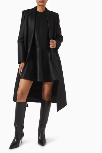 فستان قماش لامع بقصة قصيرة