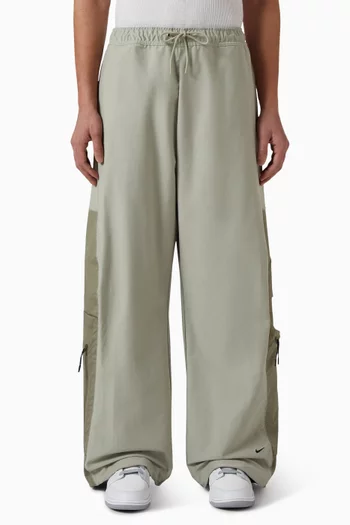 بنطال شوري بتصميم عملي منسوج معالج بتقنية Dri-FIT