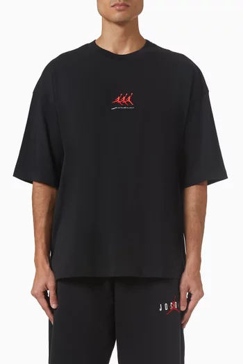 تي شيرت فلايت بقصة فضفاضة وطبعة قطن