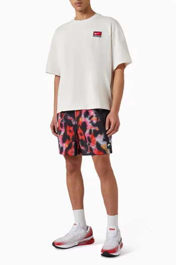 تي شيرت بقصة مربعة وشعار الماركة قطن