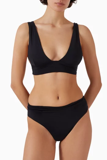 قطعة بيكيني علوية بحمالات متعددة