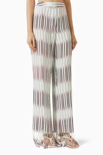 بنطال هوارد بقصة واسعة