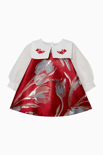 فستان قصير بقصة مستقيمة وأكمام طويلة وسروال تحتي