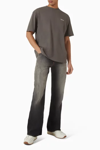 تي شيرت محاك بشعار الماركة قطن