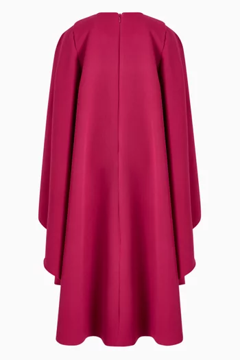 فستان طويل بقصة على شكل حرف A وتطريزات