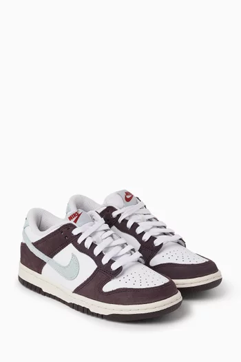 سنيكرز دانك أسفل الكاحل