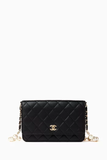 حقيبة صغيرة بسلسلة جلد