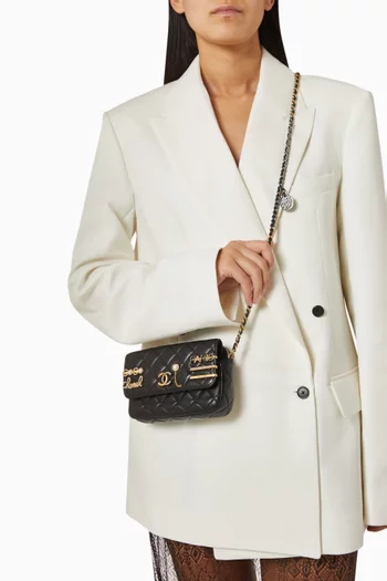 حقيبة ريإيشو 2.55 بغطاء قلاب مزينة بحلي مرصعة بالكريستال جلد عجل