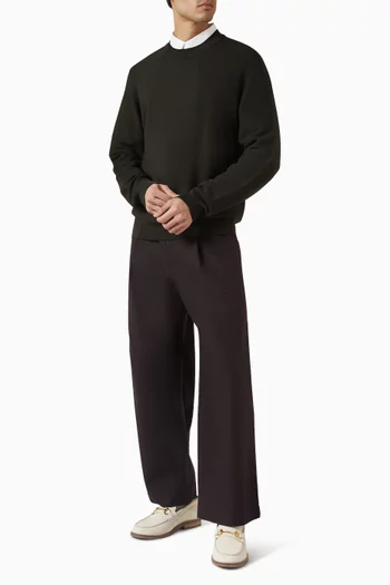 سترة بفتحة رقبة مستديرة