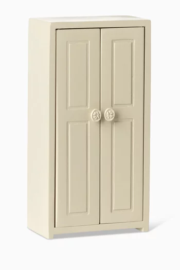 Mouse Closet in Wood