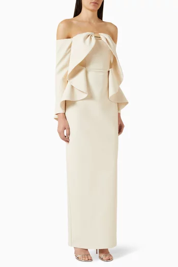 فستان بأكتاف مكشوفة