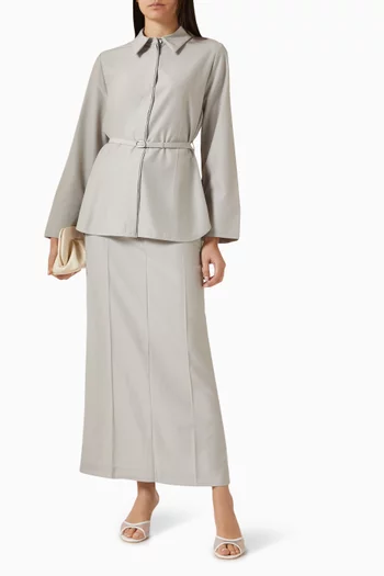 تنورة متوسطة الطول بقصة مستقيمة