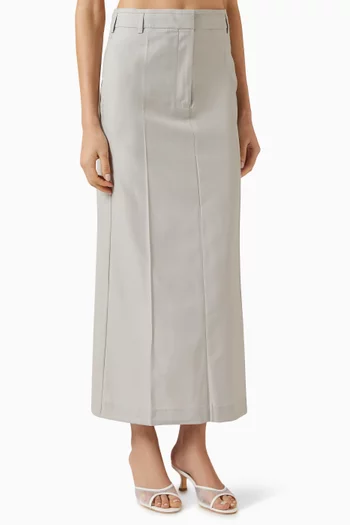 تنورة متوسطة الطول بقصة مستقيمة