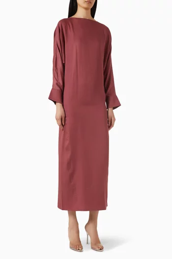 فستان متوسط الطول بقصة مستقيمة