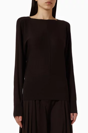 سترة بأكمام طويلة