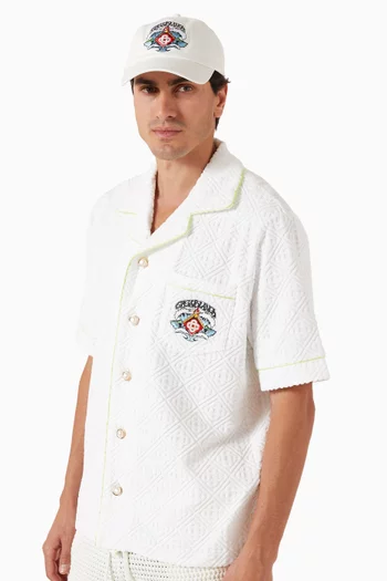 كاب مطرز بأمواج