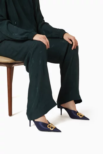 حذاء مفتوح من الخلف بمقدمة مدببة وشعار BB وكعب 80 مم ستان