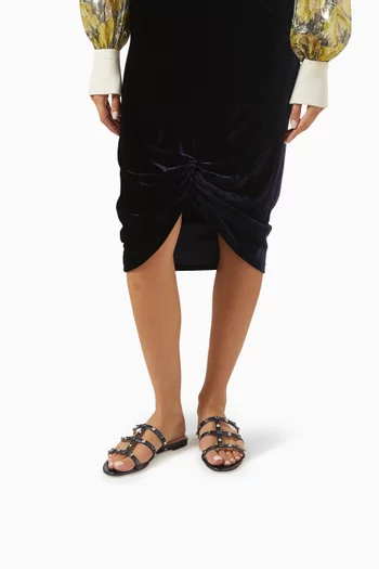 حذاء مفتوح بحلي هرمية جلد نابا لامع