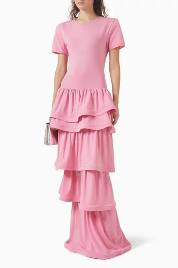 فستان طويل بتنورة كشكش