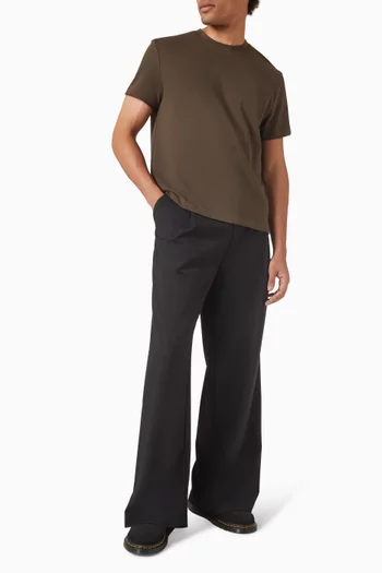 تي شيرت منسوج بقصة ضيقة