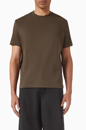 تي شيرت منسوج بقصة ضيقة