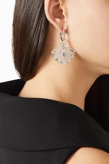 أقراط متدلية لوتس بلوم مرصعة بالماس ذهب أبيض عيار 18