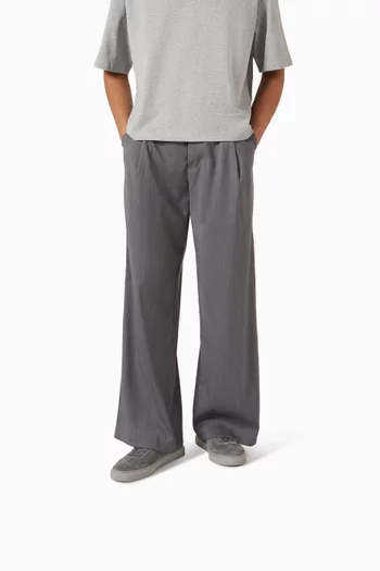 Vibe Sneakers in Suede