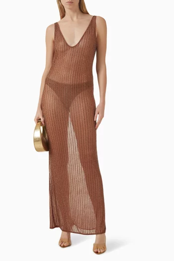 فستان طويل مطرز بالكريستال