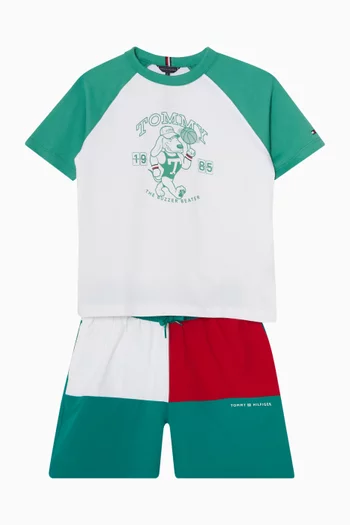 شورت سباحة بطبعة شعار الماركة