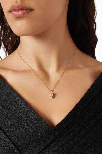 قلادة كليو بدلاية هاجي مرصعة بماس وعقيق بلون كريمي ذهب وردي عيار 18