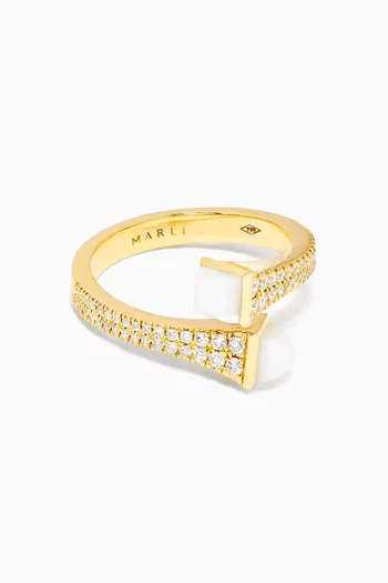 خاتم كليو بتصميم ملفوف مرصع بماس وعقيق بلون كريمي ذهب عيار 18