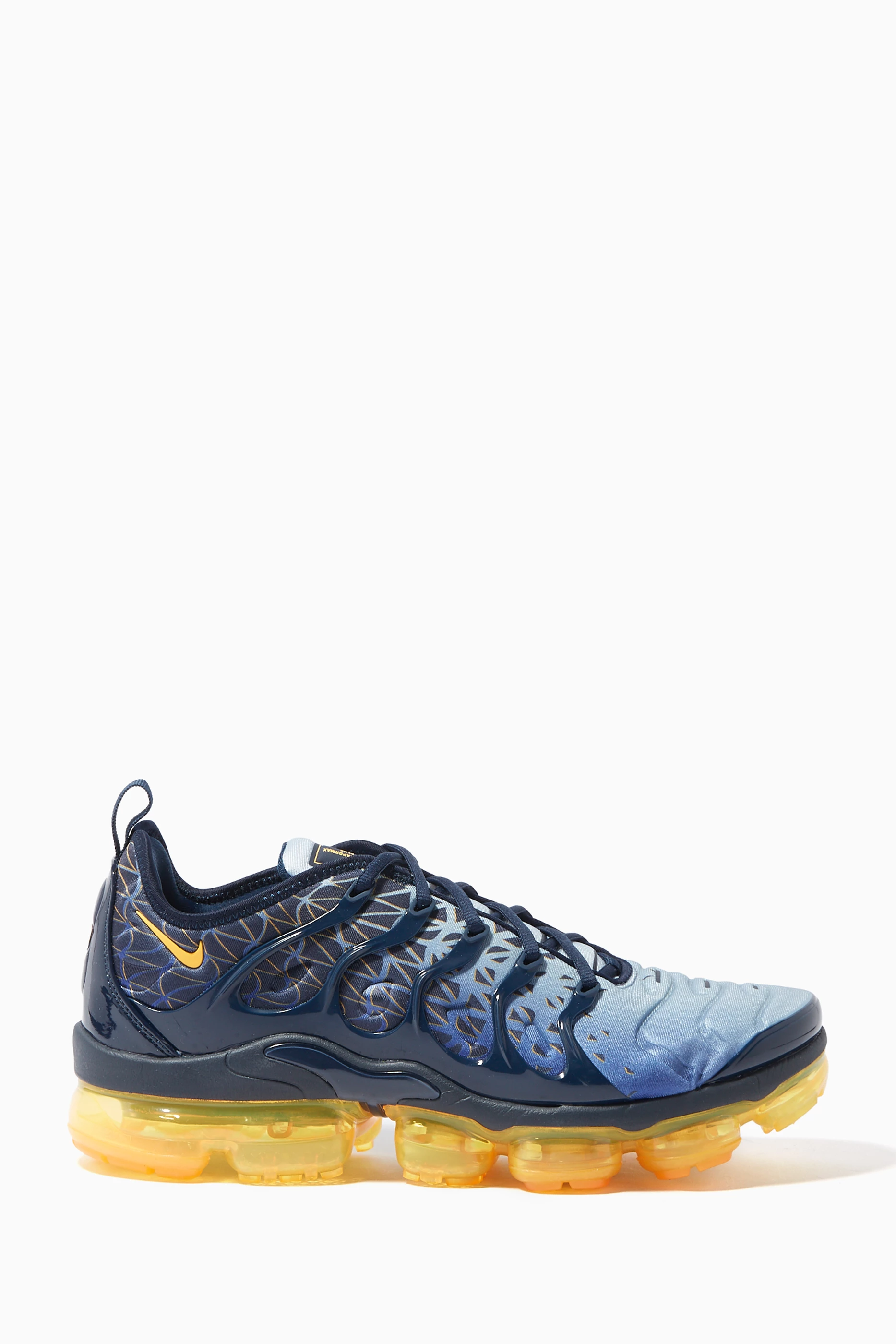 Buy Nike Blue Air VaporMax Plus Sneakers for Men Online Ounass Kuwait