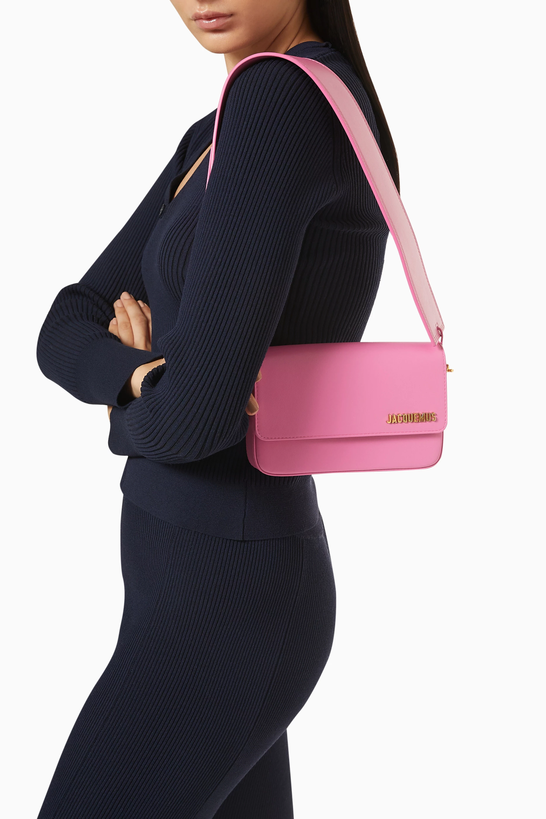 Buy Jacquemus Pink Le Carinu Bag in Leather for Women Online 